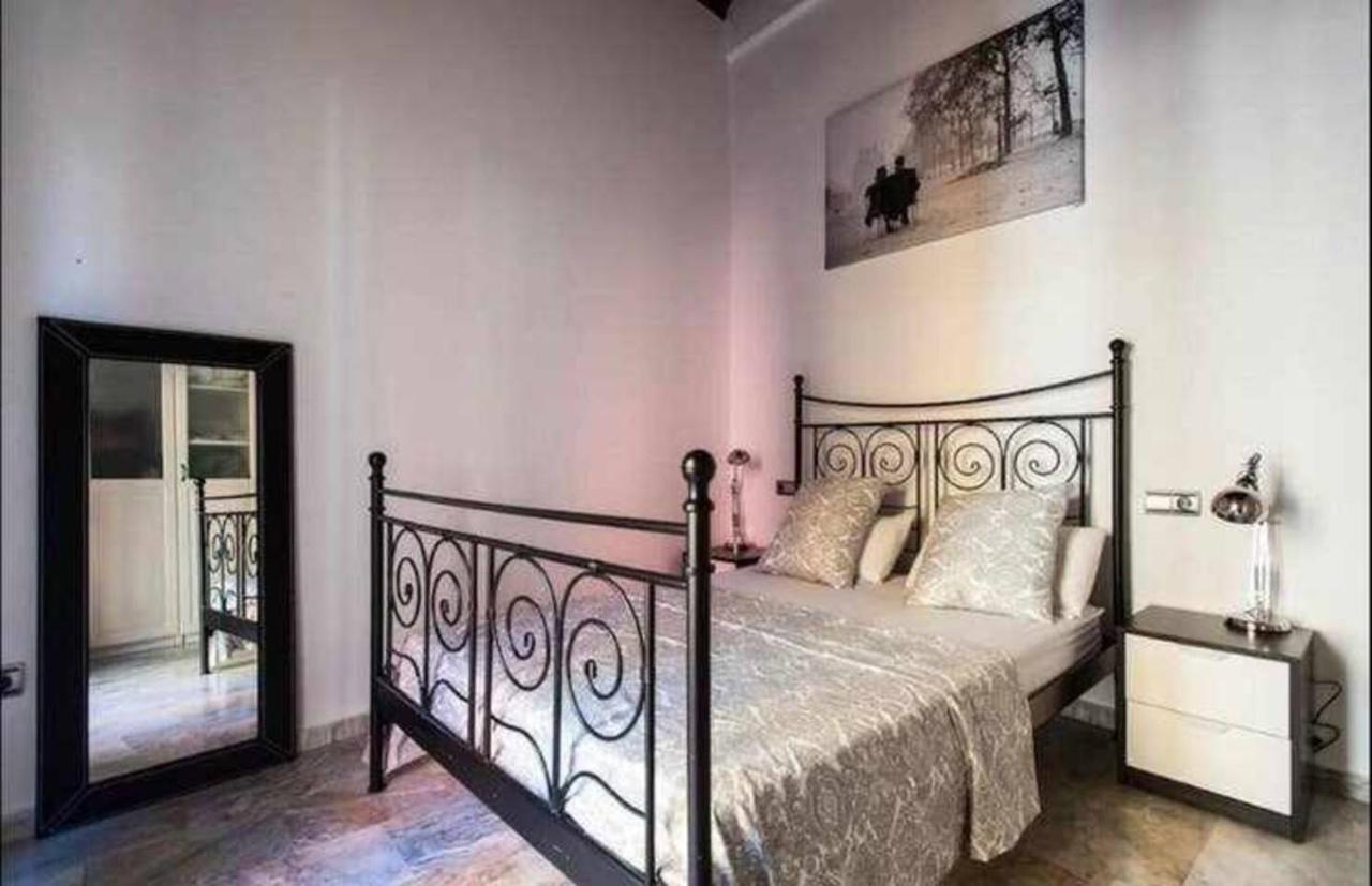 10 Min Walk To Giralda And Rooftop Séville